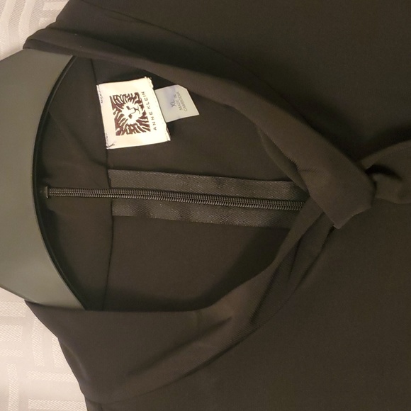 Black Sleeveless Top - Picture 2 of 4